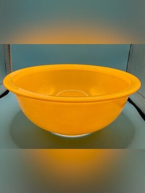 Pyrex Bright Yellow Mixing Bowl